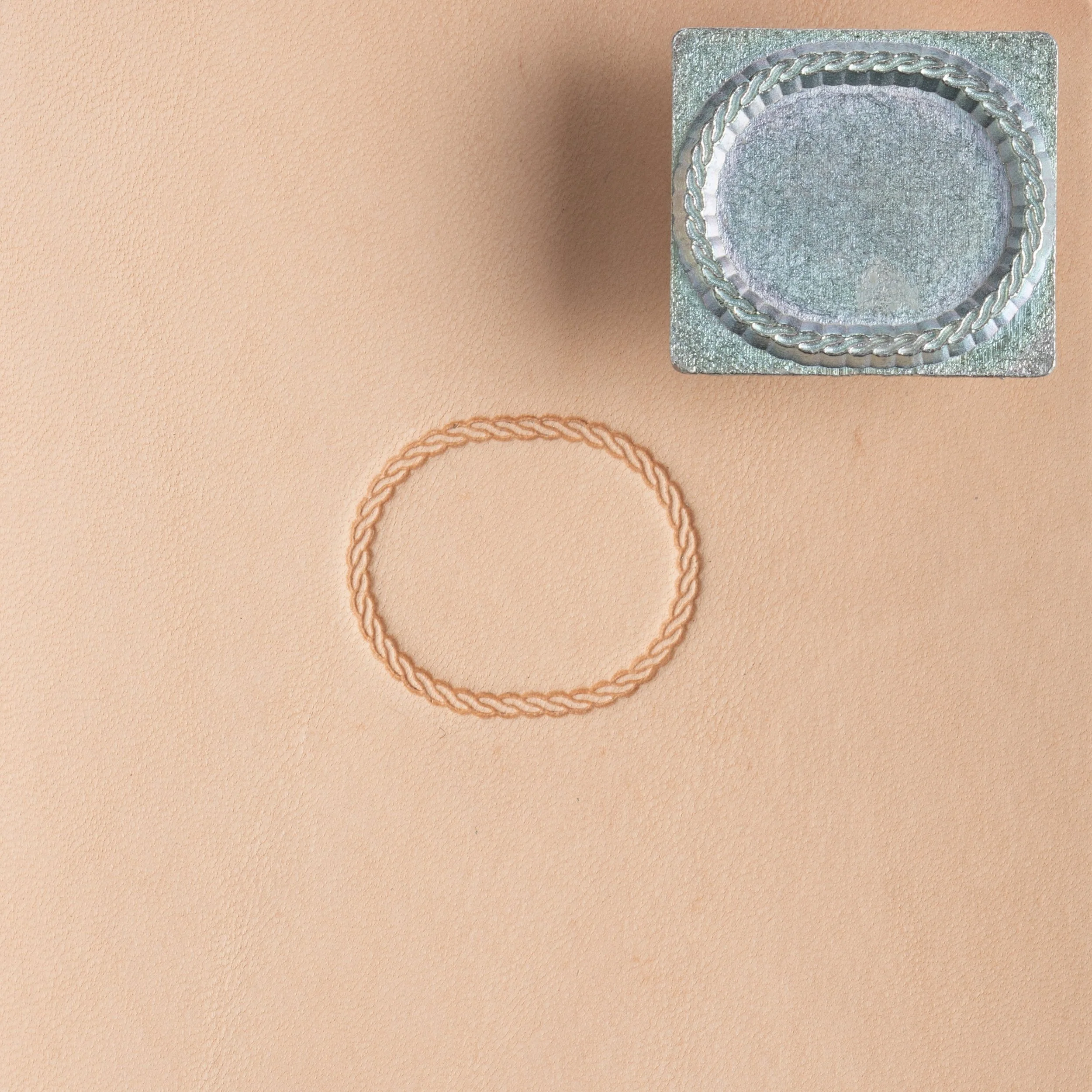 Craftool® 3-D Stamp Round Rope Border