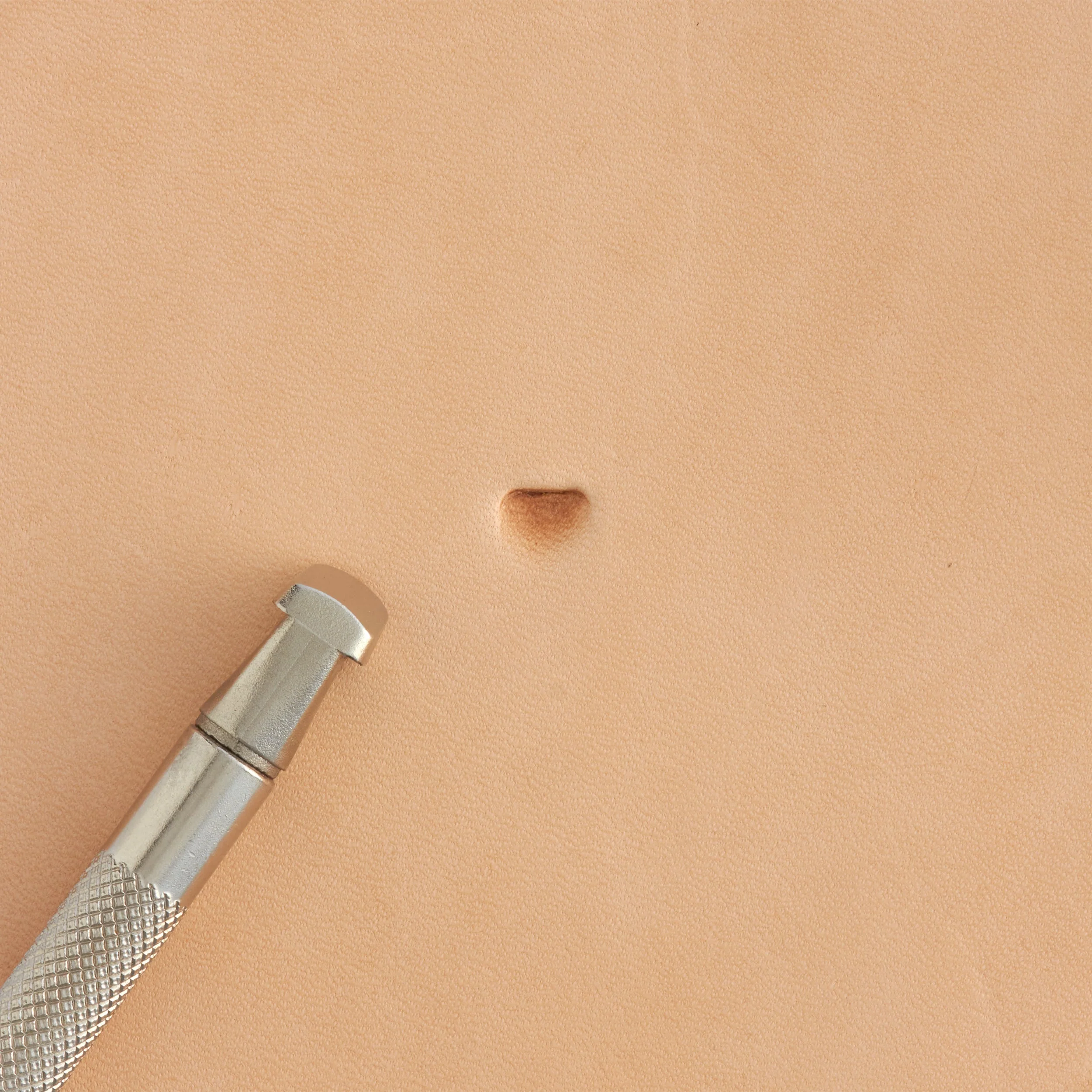 Craftool® Smooth Beveler Stamp - Image 2