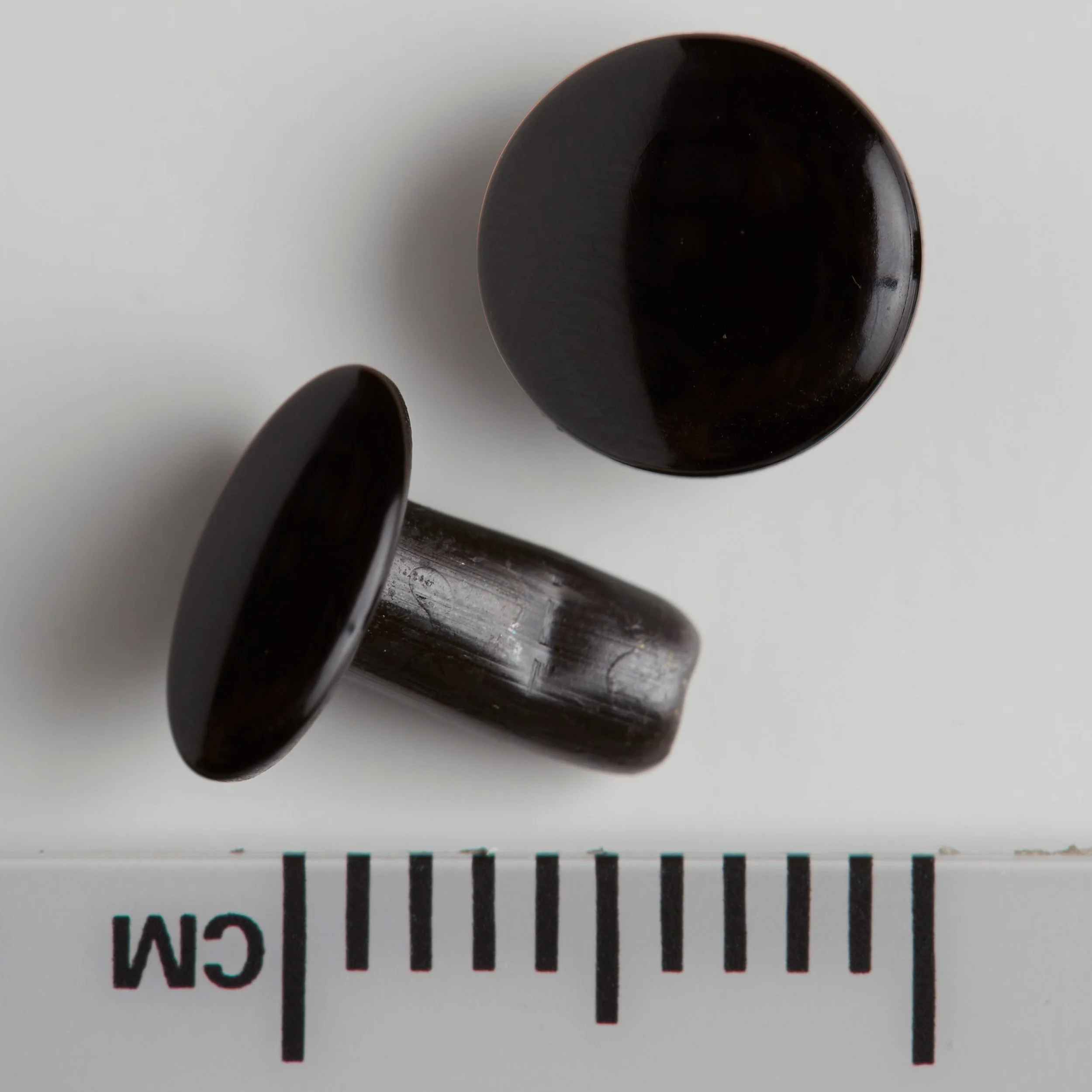 Double Cap Rivets - 1,000 Pack - Image 2