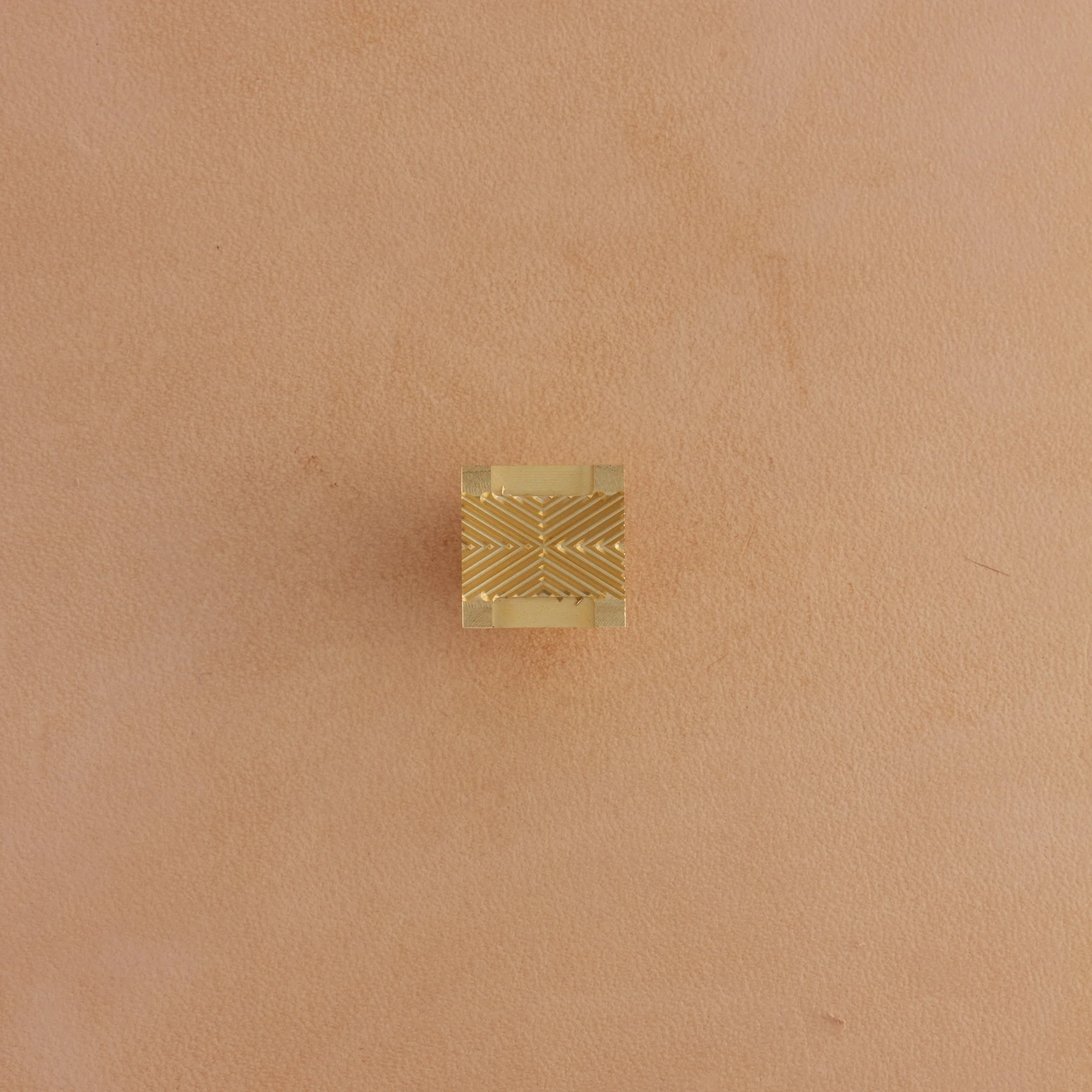 Lined Lattice Weave Brass Stamp - Image 3